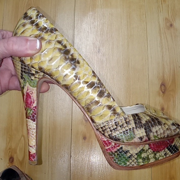 Aldo 39  Snakeskin and Floral open toe pumps ♥ 3/$40​ - Picture 8 of 10